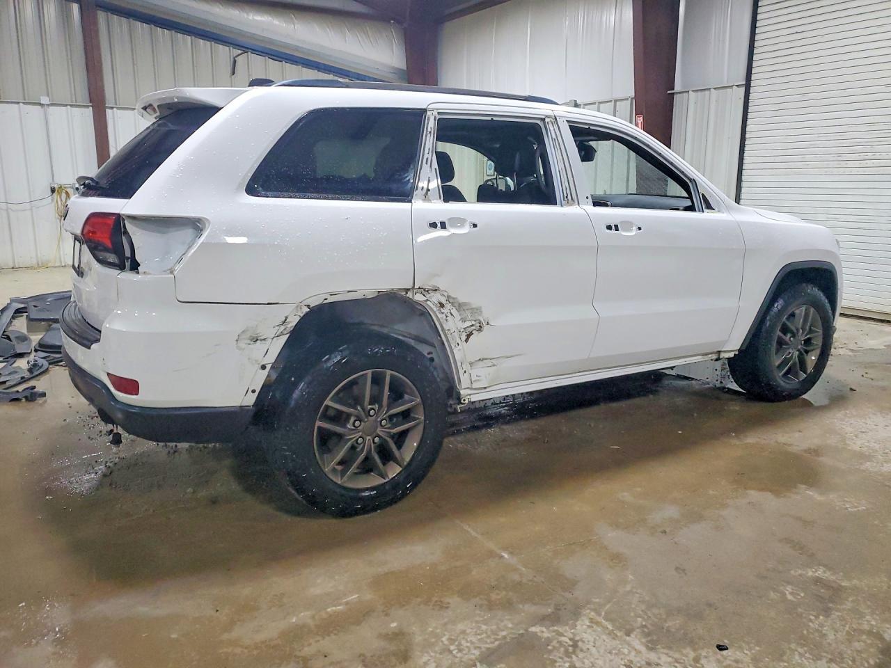 2017 Jeep Grand Cherokee Laredo - zdjęcie 3