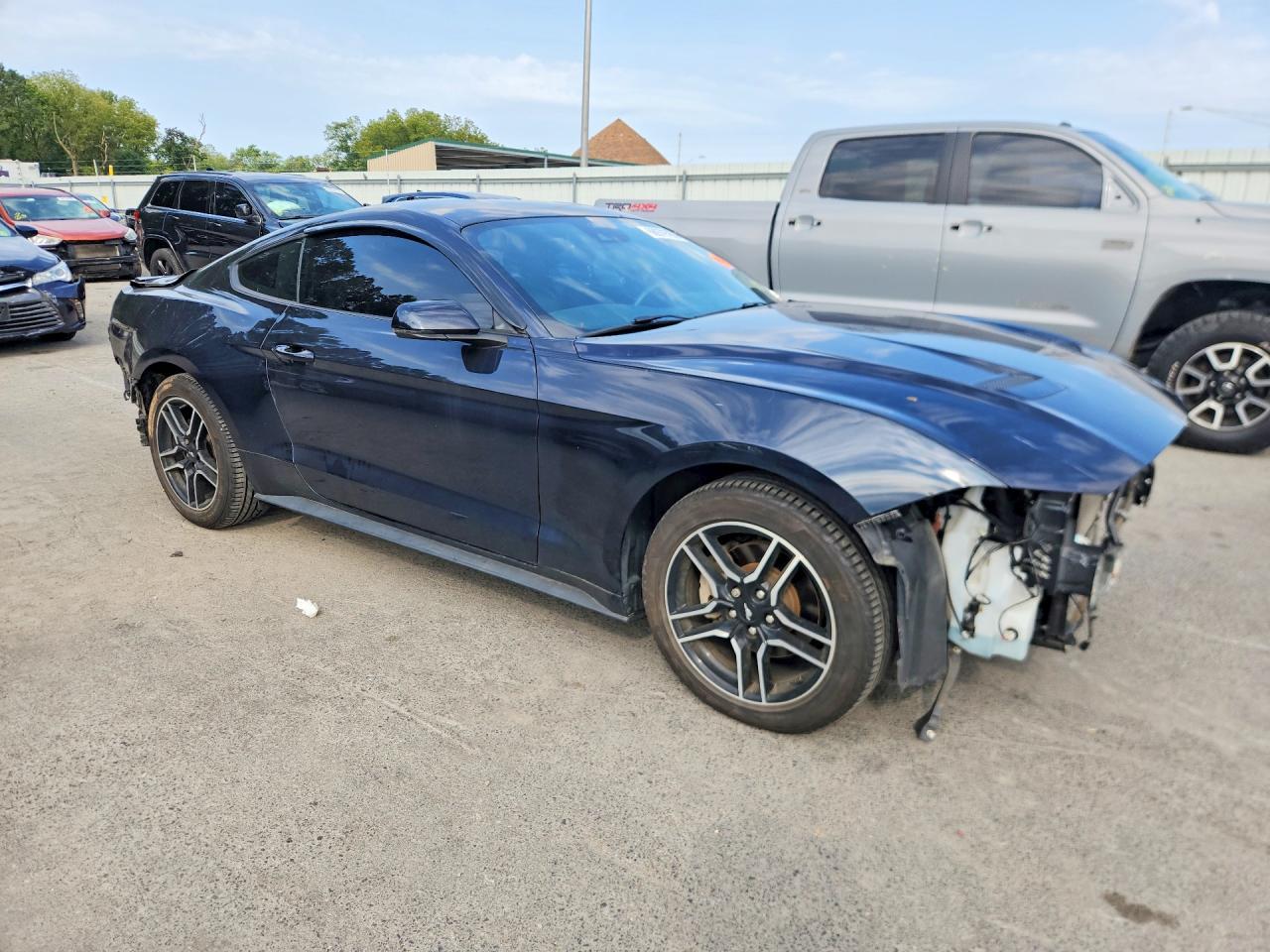 2021 Ford Mustang - zdjęcie 4