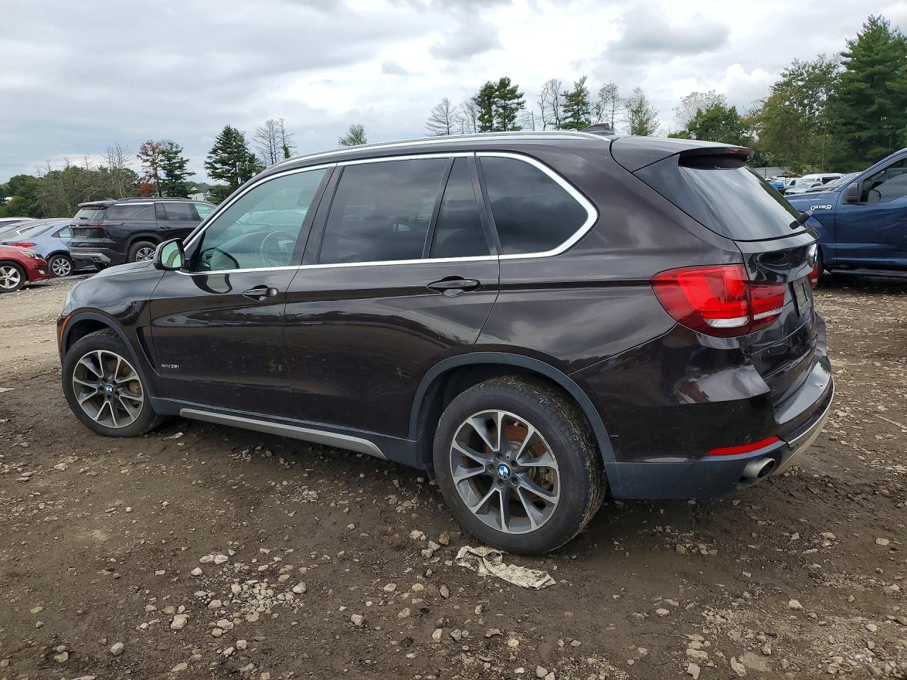 2017 BMW X5 xDrive35I - zdjęcie 2