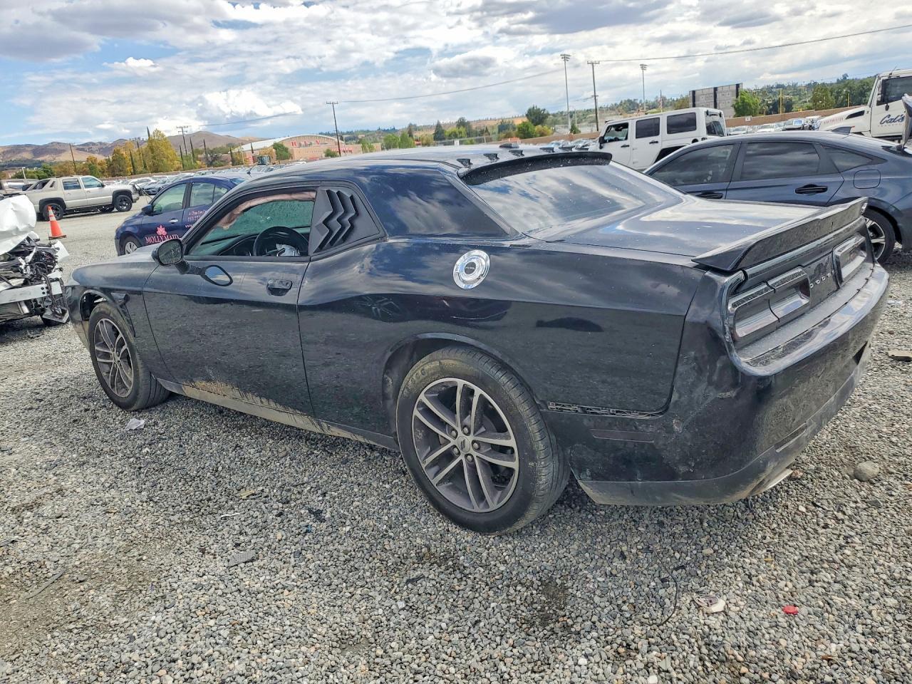 2019 Dodge Challenger Sxt - zdjęcie 2