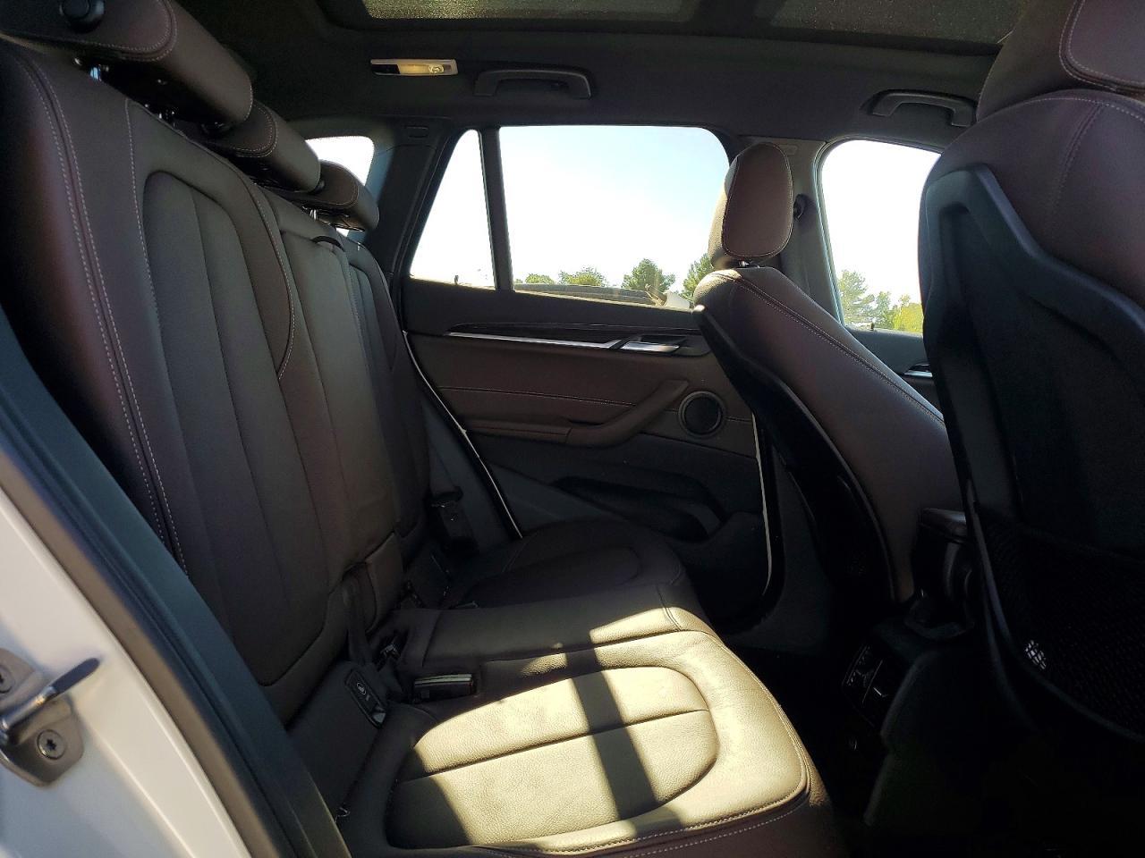 2017 BMW X1 xDrive28I - zdjęcie 10