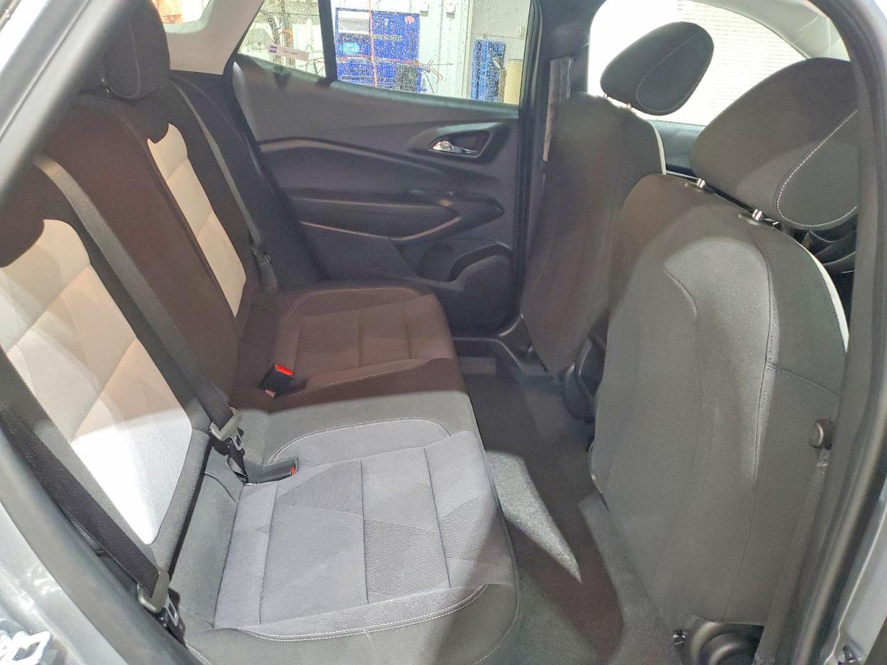 2026 Chevrolet Trax Ls - zdjęcie 11