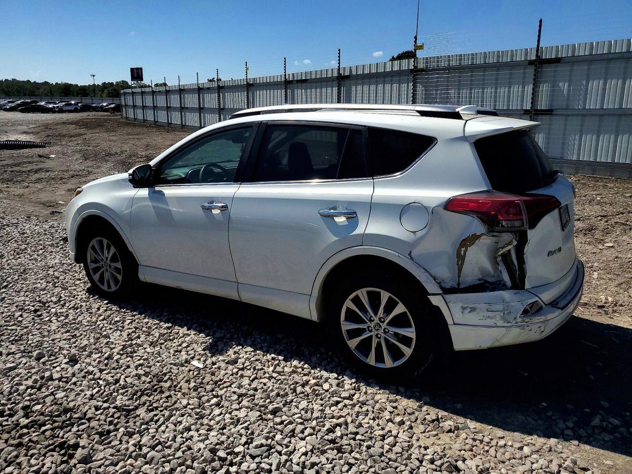 2017 Toyota Rav4 Platinum - zdjęcie 2