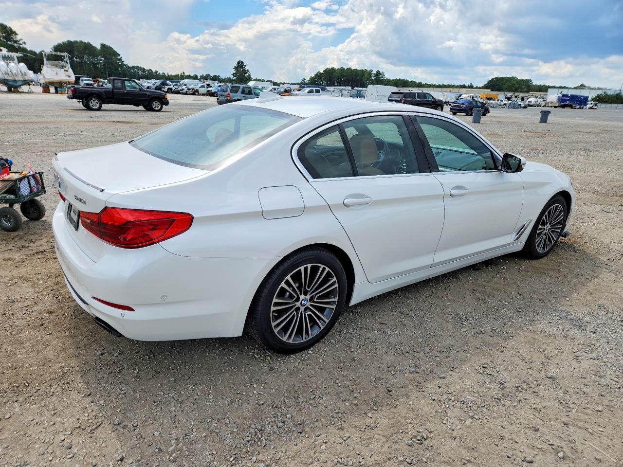 2019 BMW Seria 5 540i - zdjęcie 3
