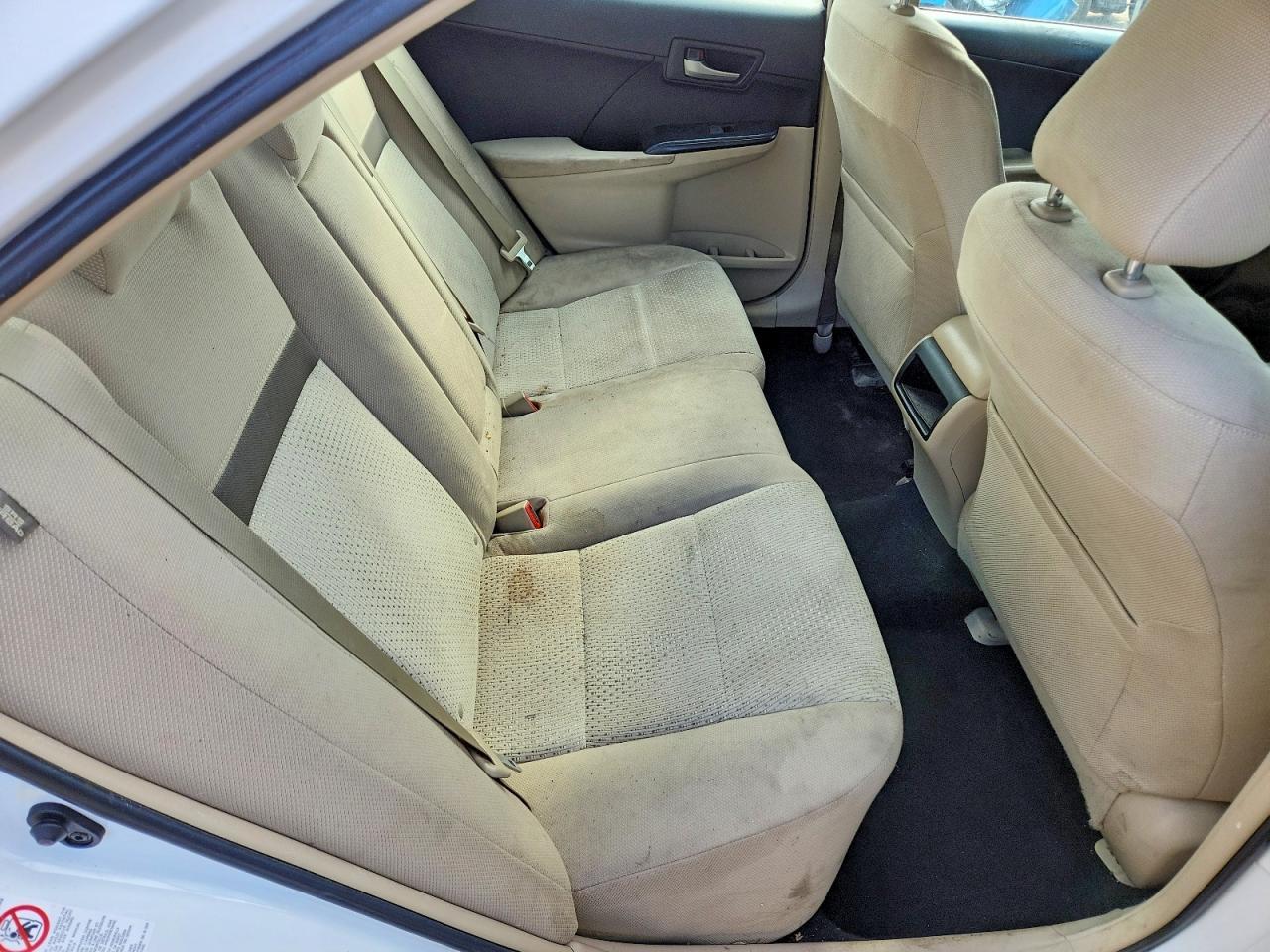 2014 Toyota Camry Le - zdjęcie 10