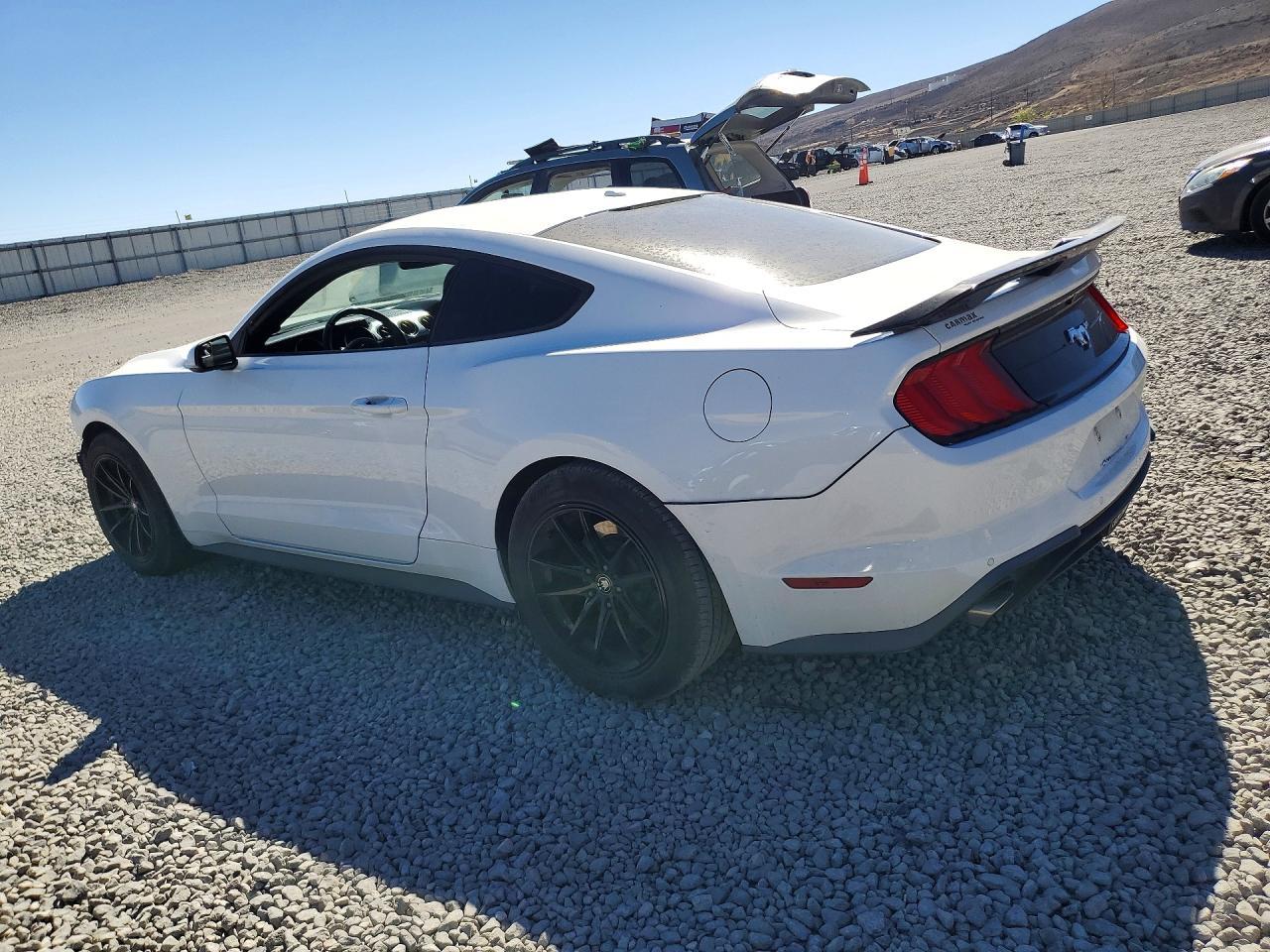 2018 Ford Mustang - zdjęcie 2