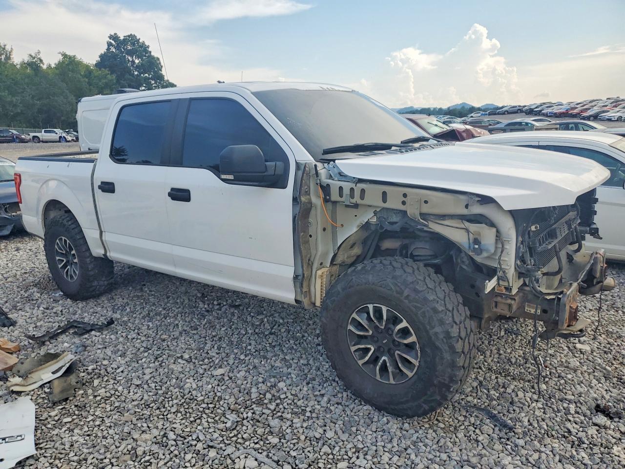 2017 Ford F150 Supercrew - zdjęcie 4