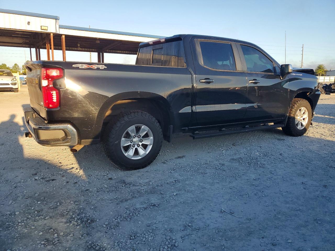 2020 Chevrolet Silverado K1500 Lt - zdjęcie 3
