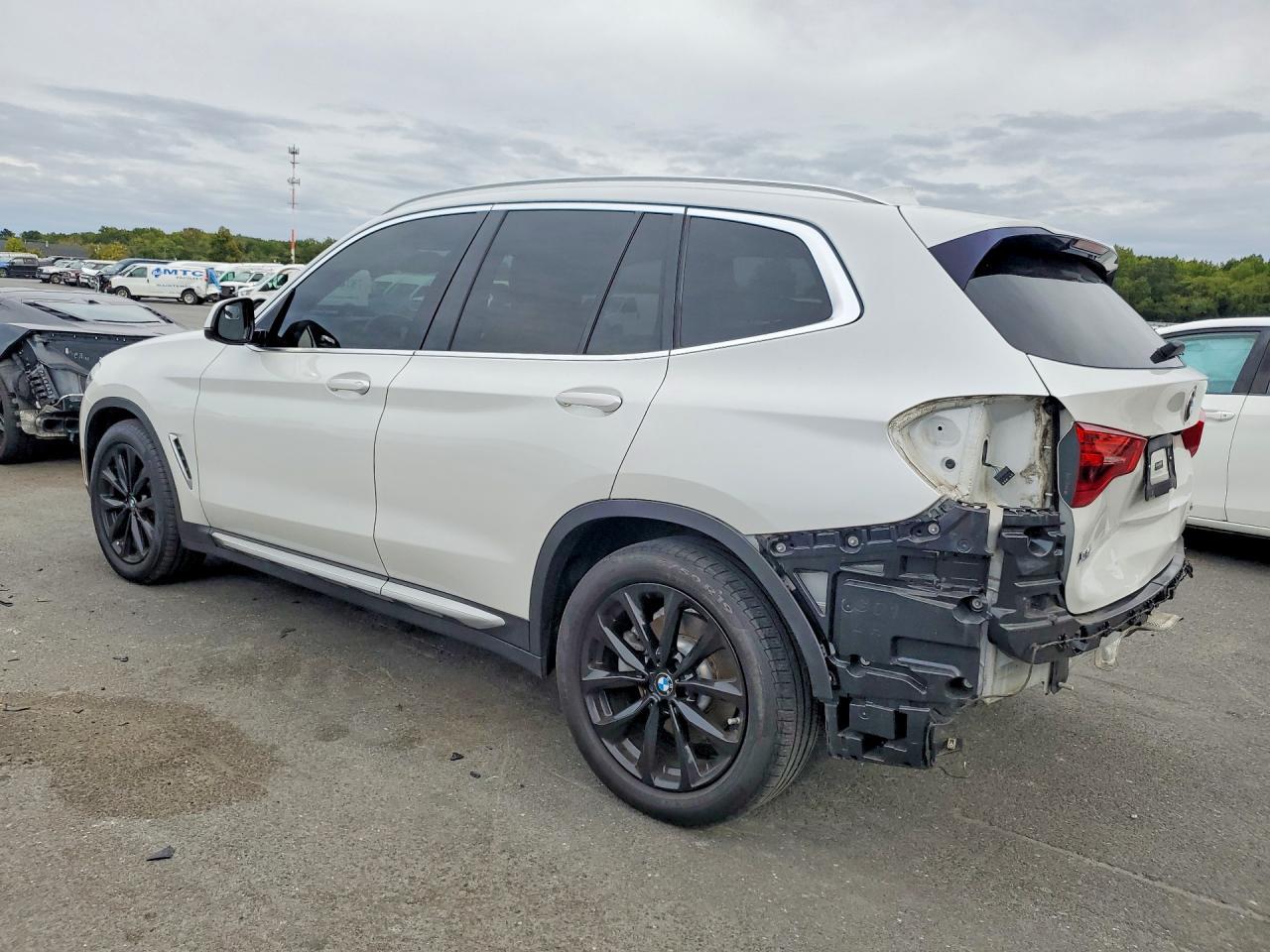 2018 BMW X3 xDrive30I - zdjęcie 2