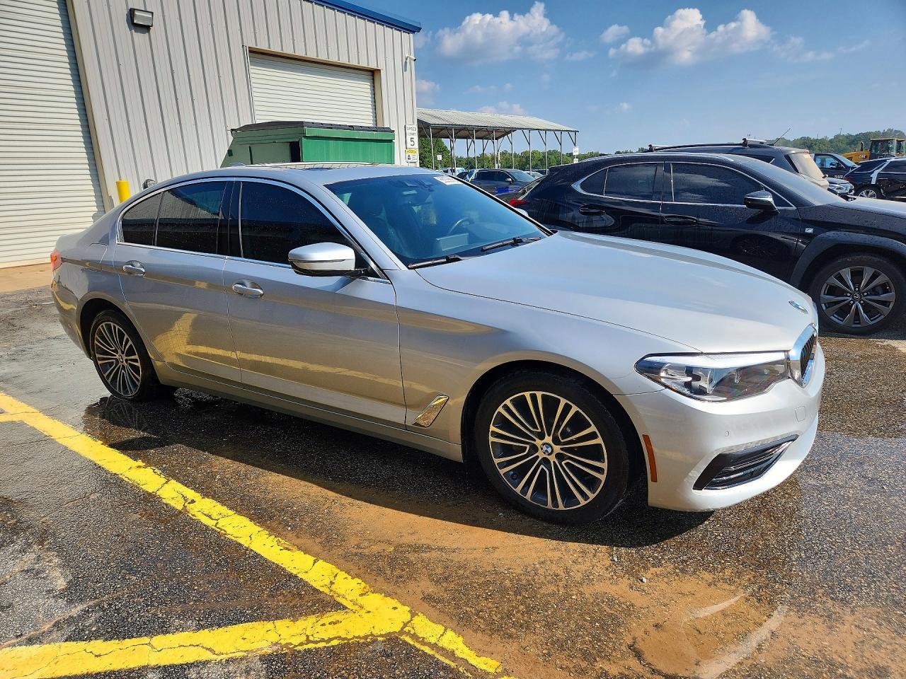 2019 BMW 530 I - zdjęcie 4