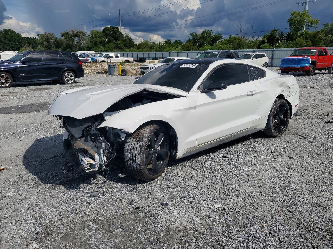 2021 Ford Mustang - zdjęcie główne