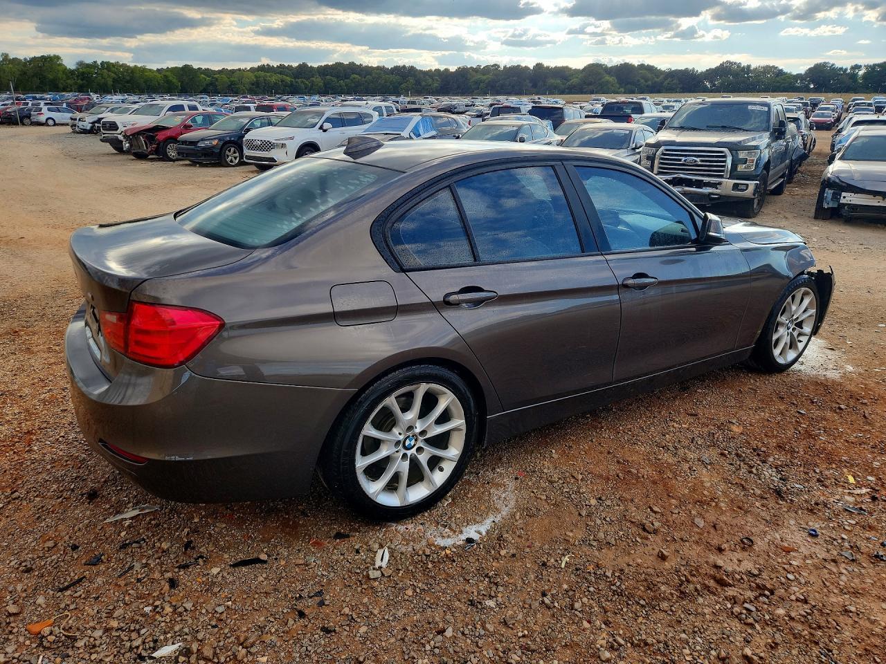 2014 BMW 320 I - zdjęcie 3