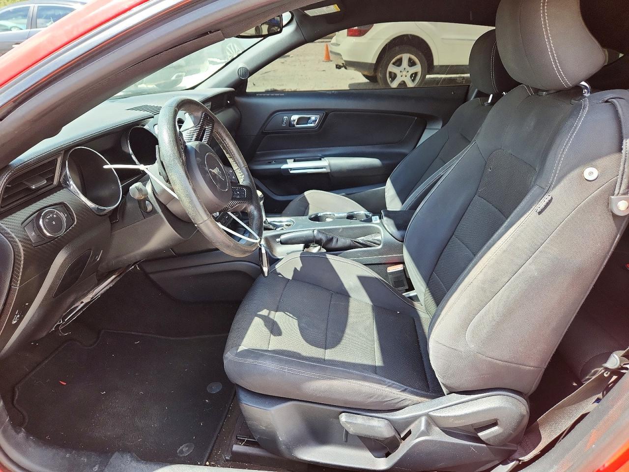 2015 Ford Mustang - zdjęcie 7