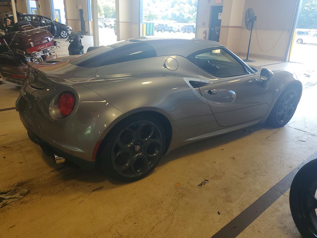 2017 Alfa Romeo 4C - zdjęcie 3