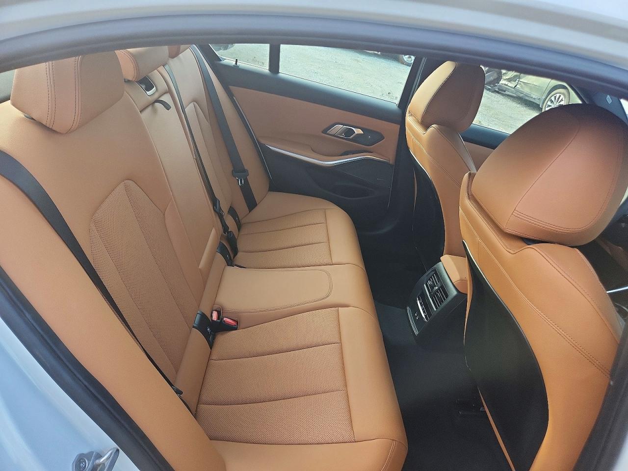 2026 BMW 330Xi - zdjęcie 10