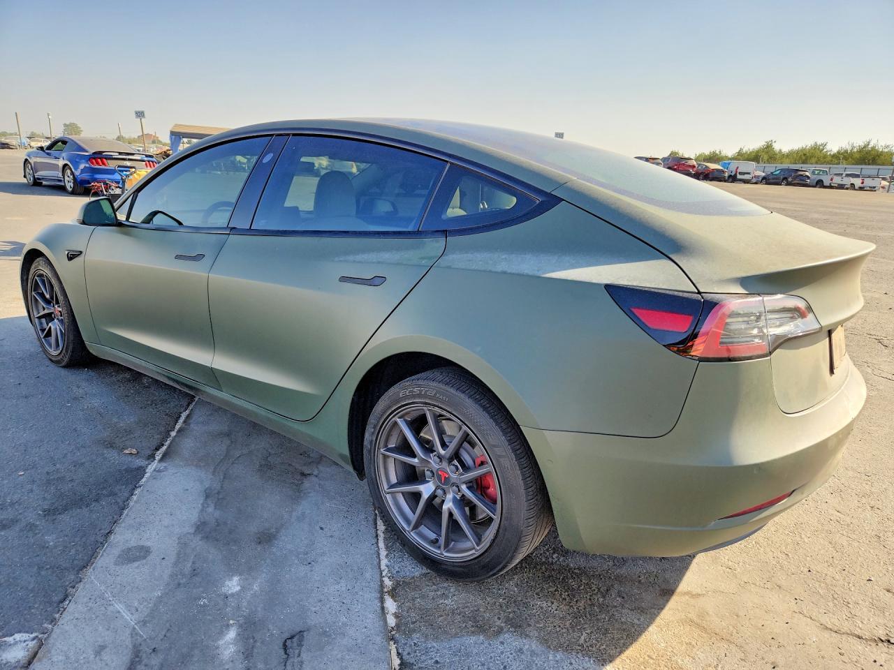2021 Tesla Model 3 - zdjęcie 2