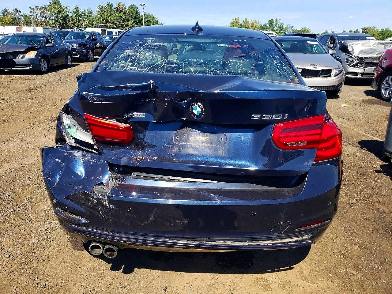 2017 BMW 330 Xi - zdjęcie 6