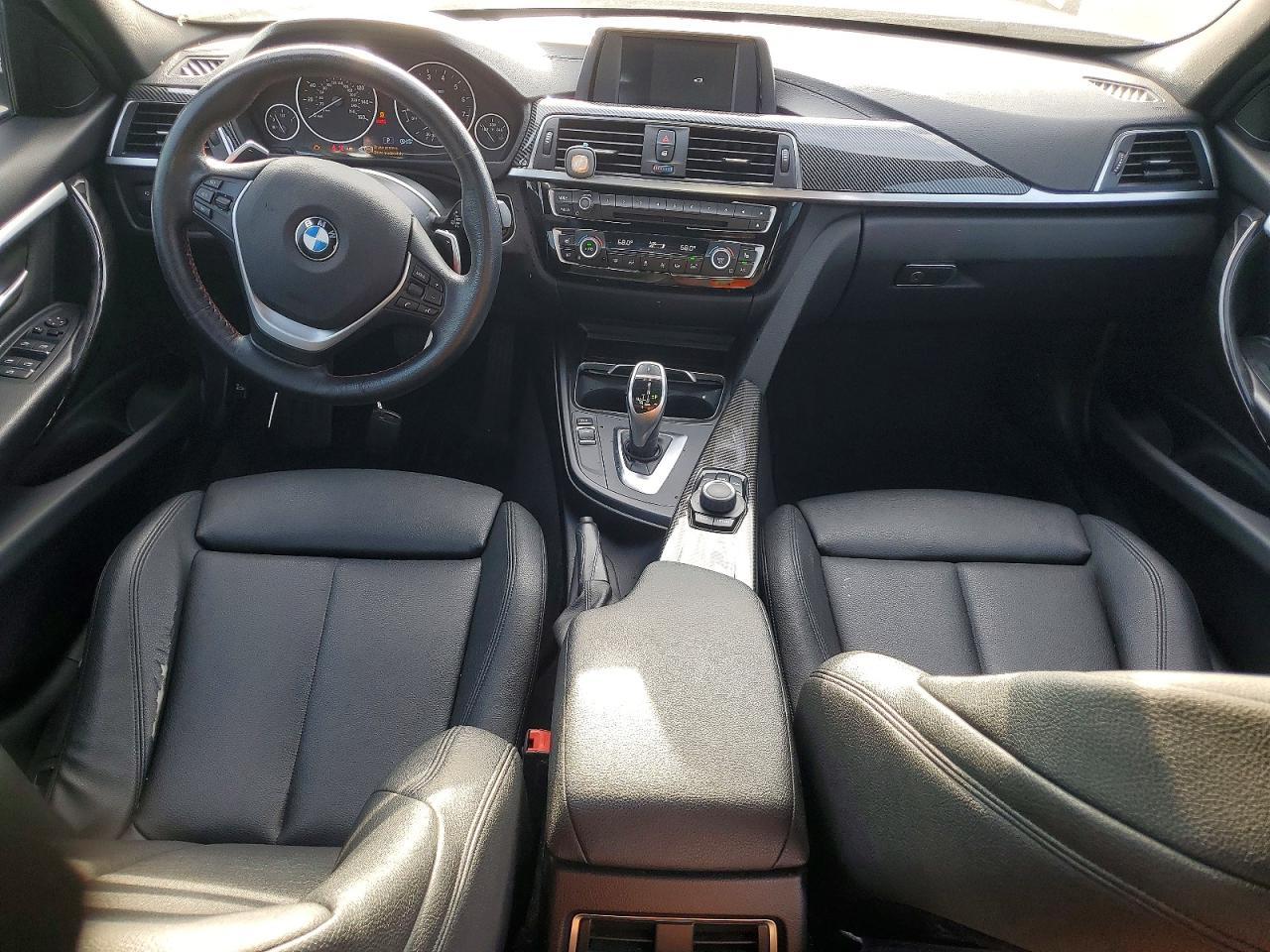 2018 BMW Seria 3 330i - zdjęcie 8