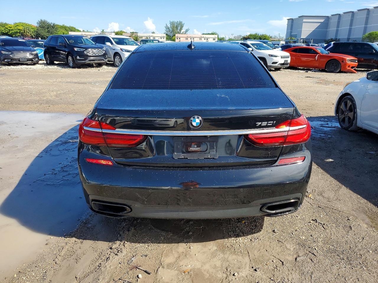2016 BMW 750 I - zdjęcie 6
