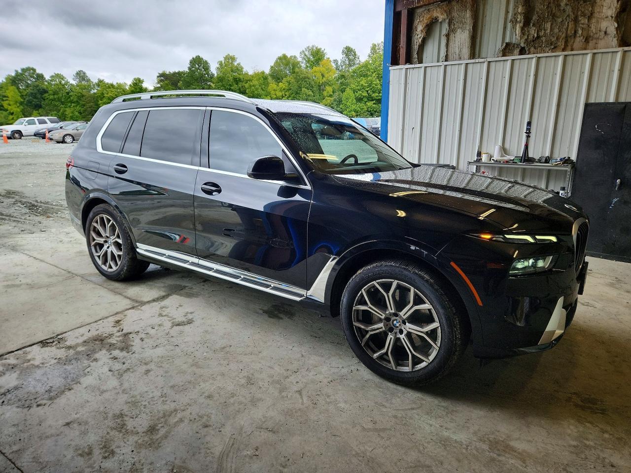 2024 BMW X7 xDrive40I - zdjęcie 4