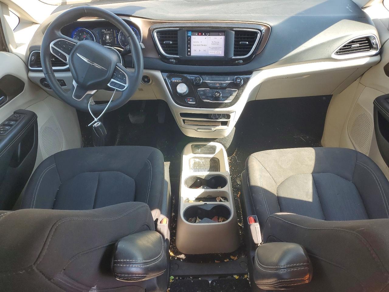 2022 Chrysler Voyager Lx - zdjęcie 8