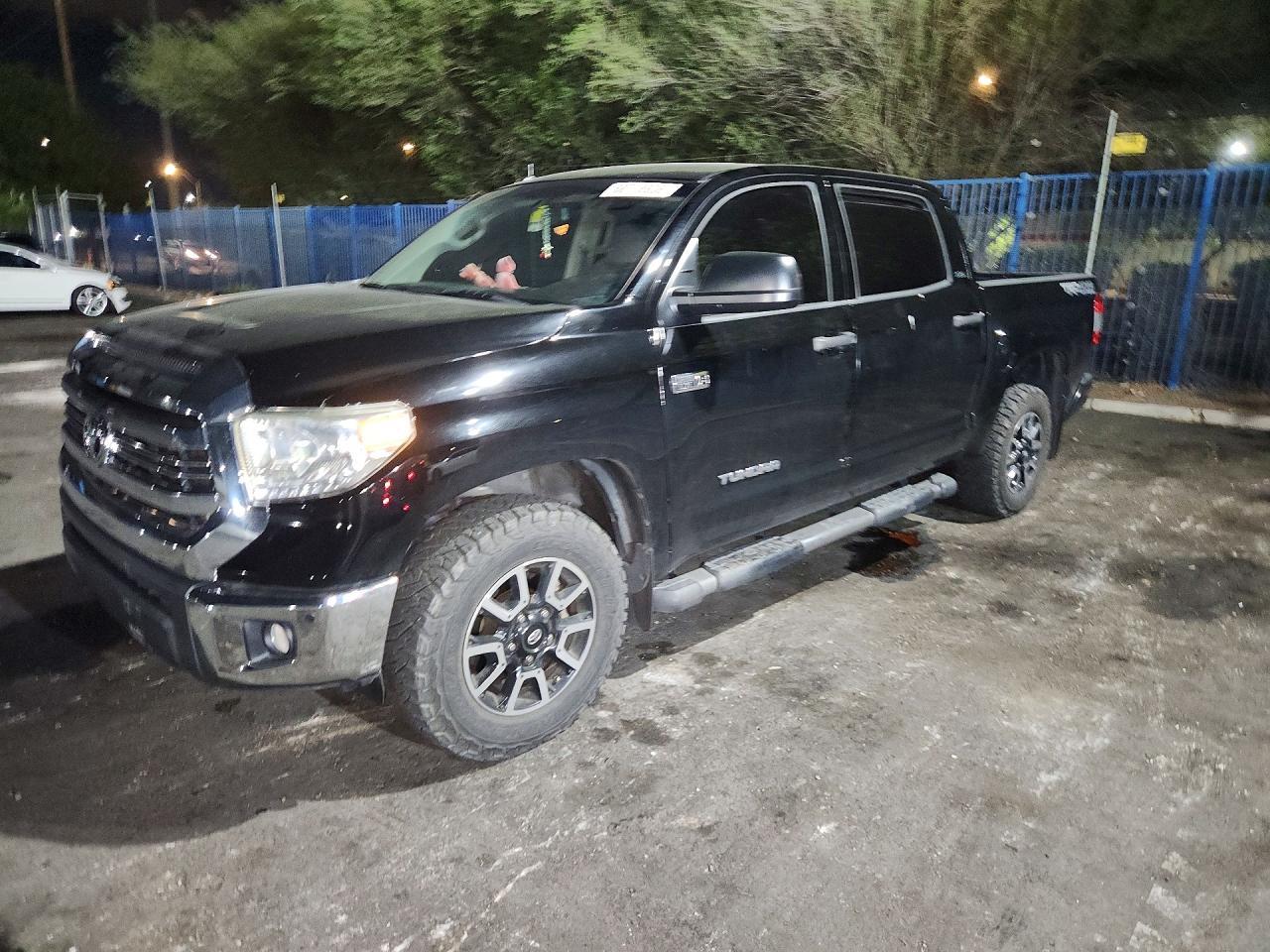 2016 Toyota Tundra Sr5 - zdjęcie główne