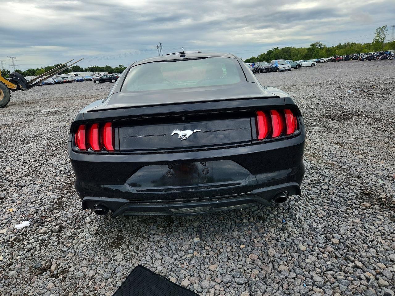 2019 Ford Mustang - zdjęcie 6