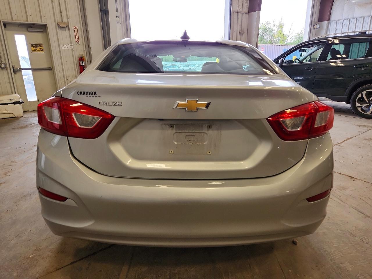 2017 Chevrolet Cruze Ls - zdjęcie 6