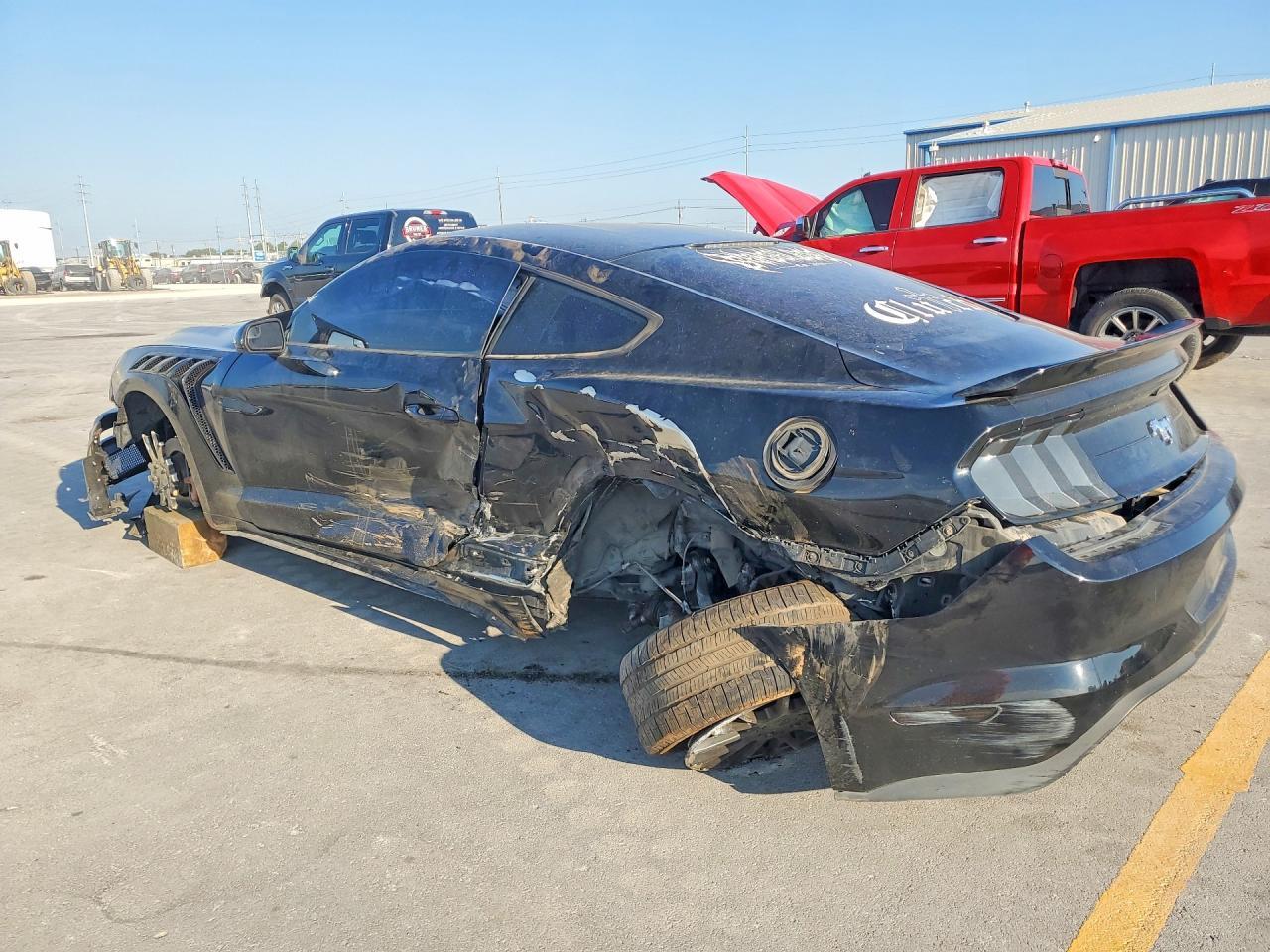 2018 Ford Mustang - zdjęcie 2