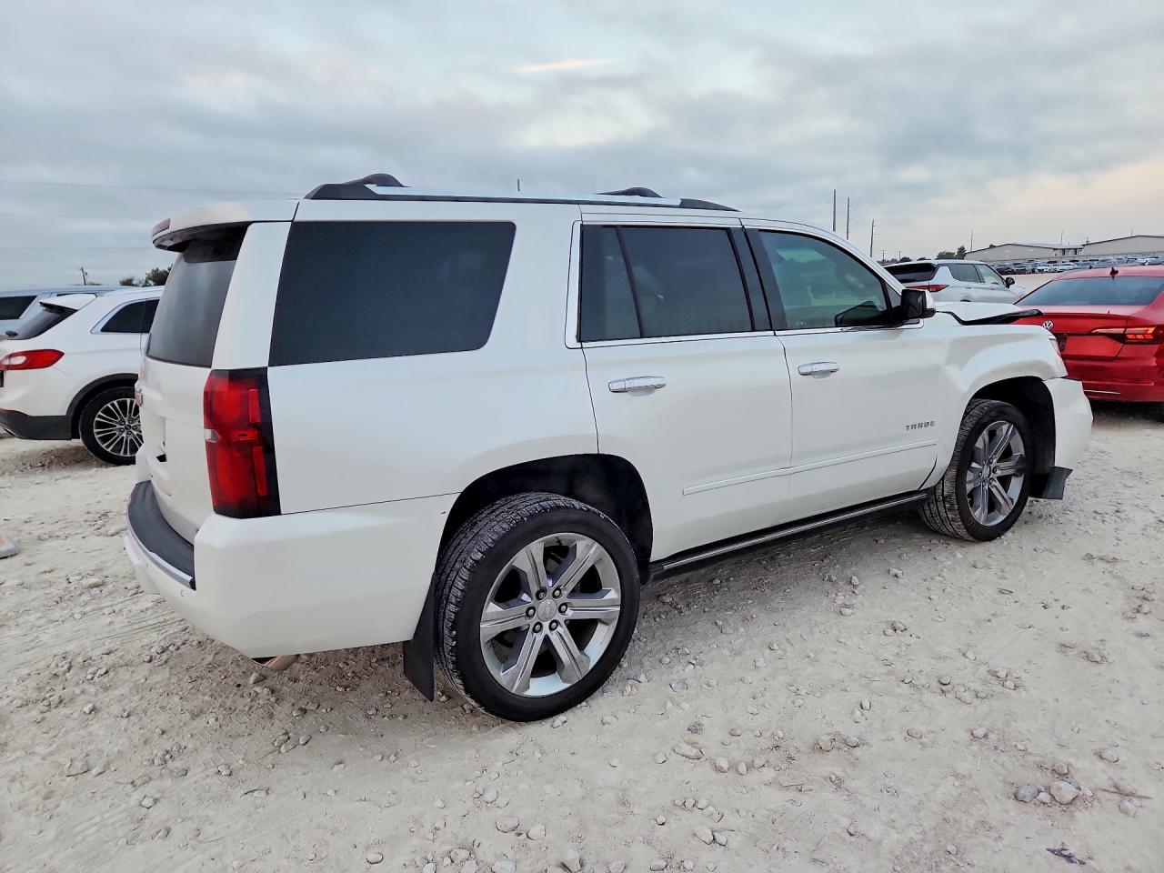 2018 Chevrolet Tahoe C1500 Premier - zdjęcie 3