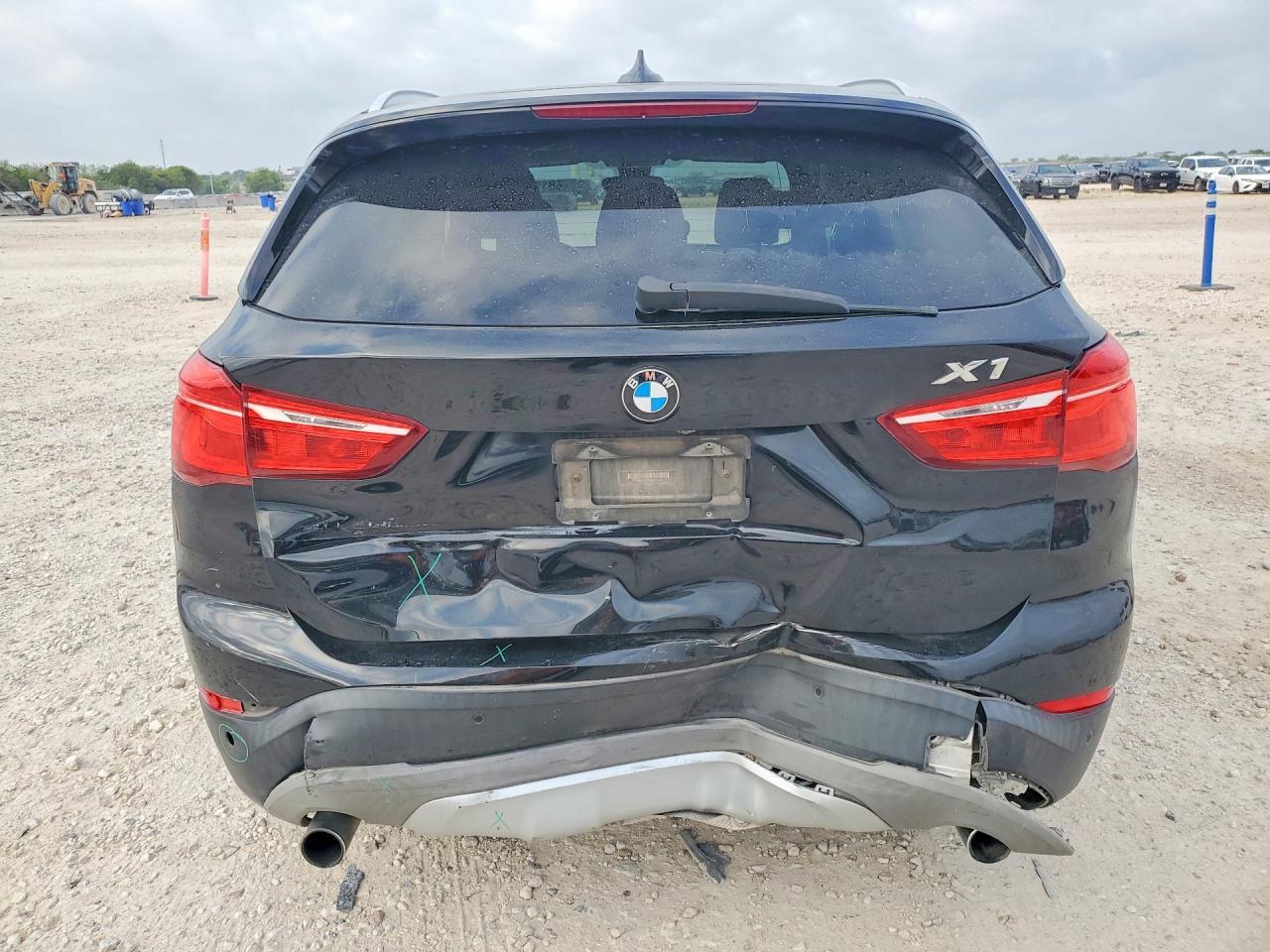 2017 BMW X1 xDrive28I - zdjęcie 6