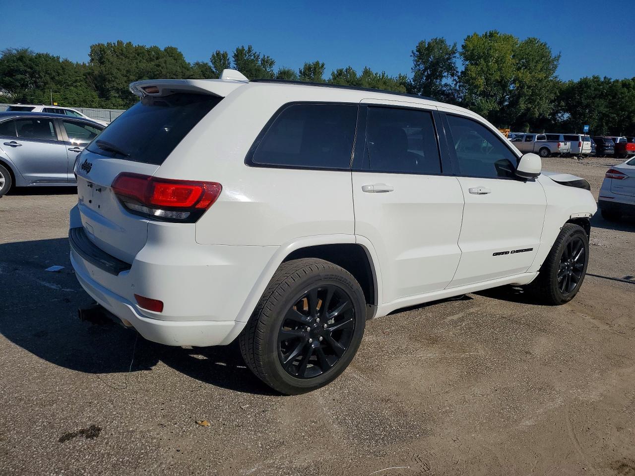 2019 Jeep Grand Cherokee Laredo - zdjęcie 3