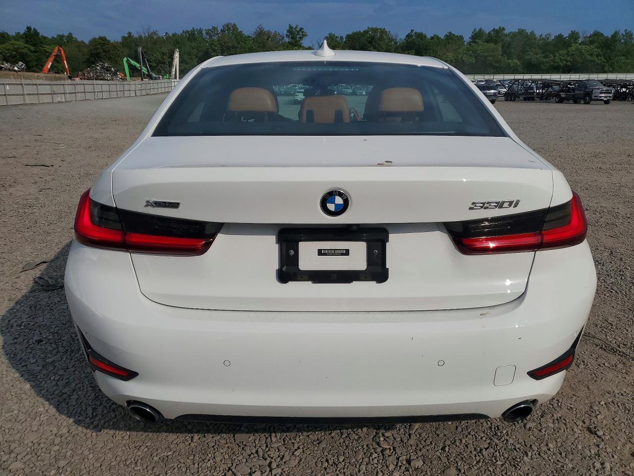 2021 BMW Seria 3 330i - zdjęcie 6