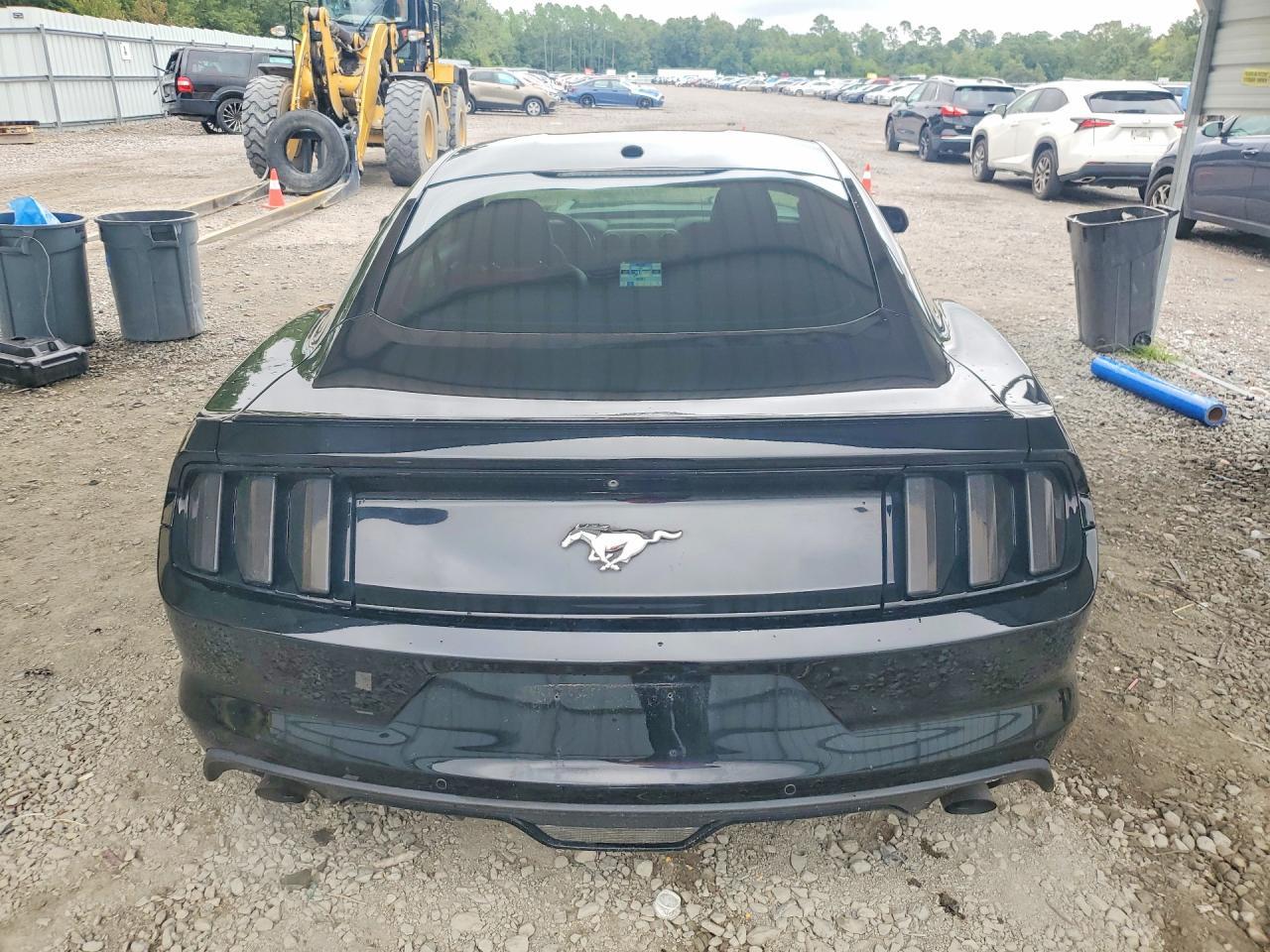 2017 Ford Mustang - zdjęcie 6