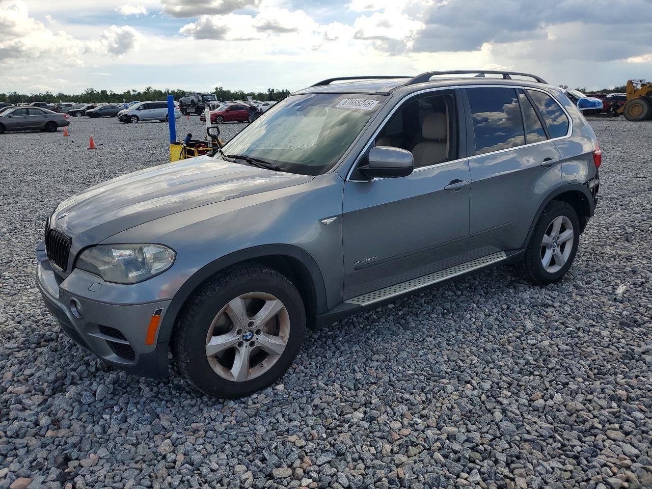 2013 BMW X5 xDrive50I - zdjęcie główne