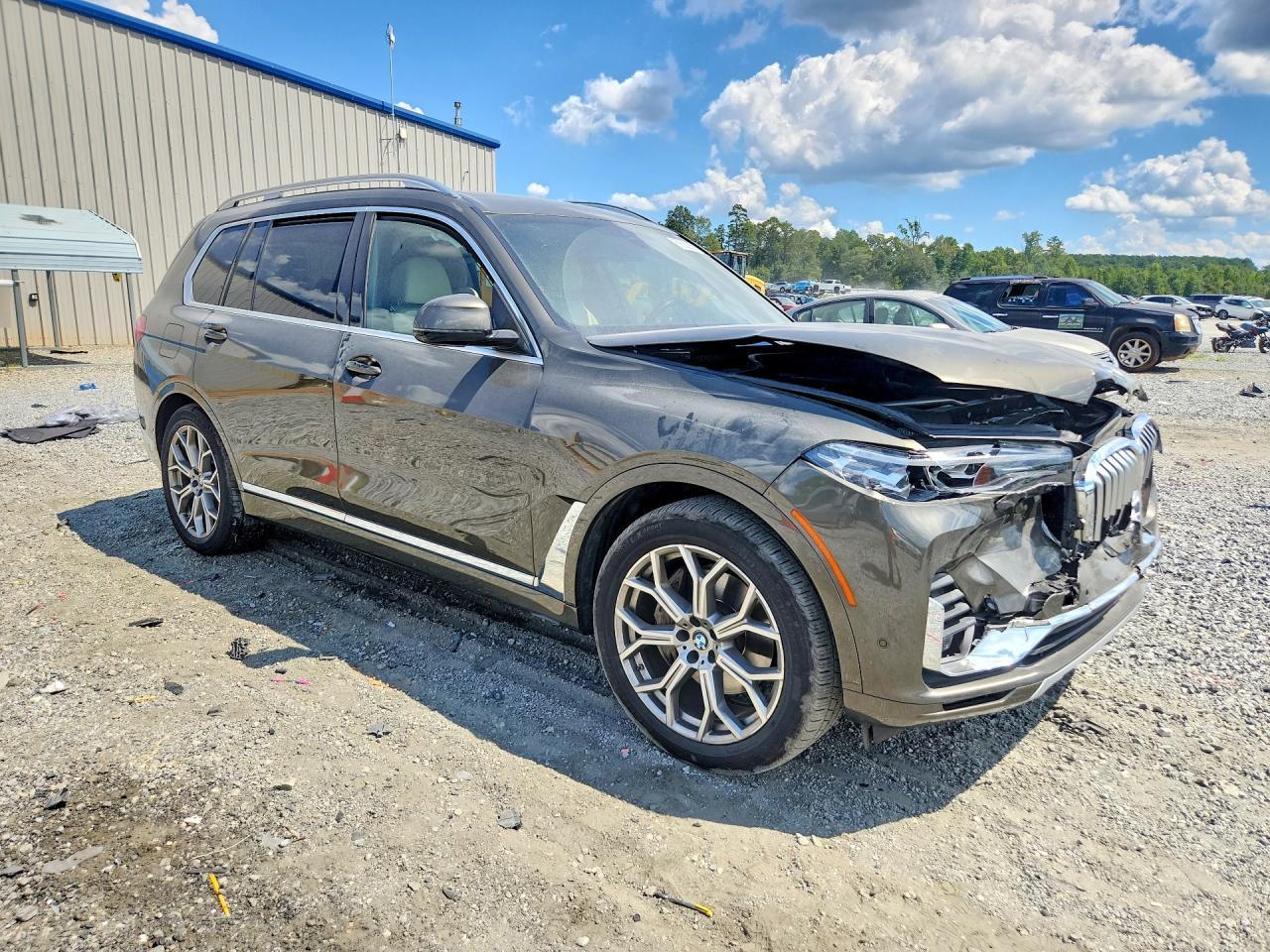 2021 BMW X7 xDrive40I - zdjęcie 4