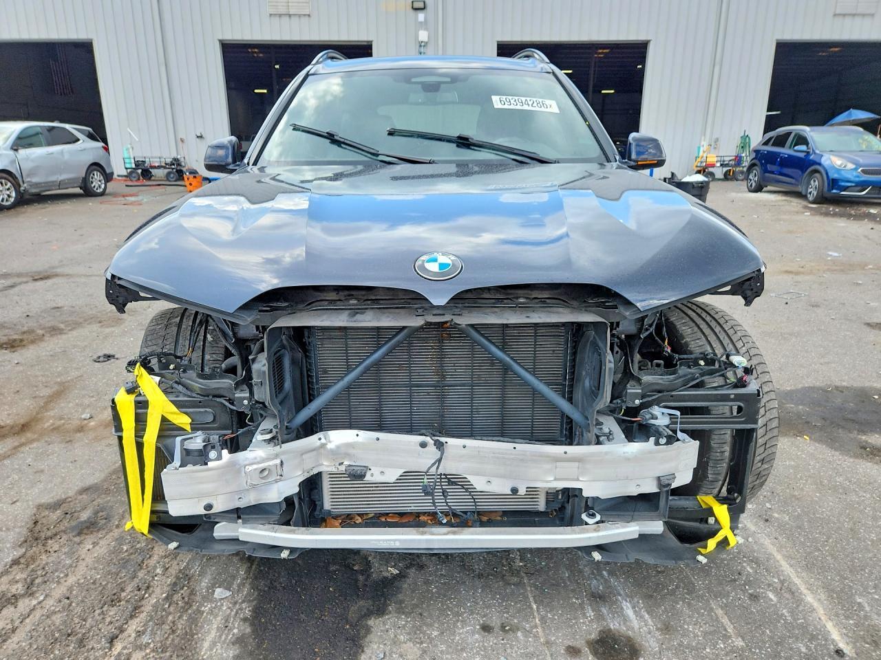 2022 BMW X7 xDrive40I - zdjęcie 5
