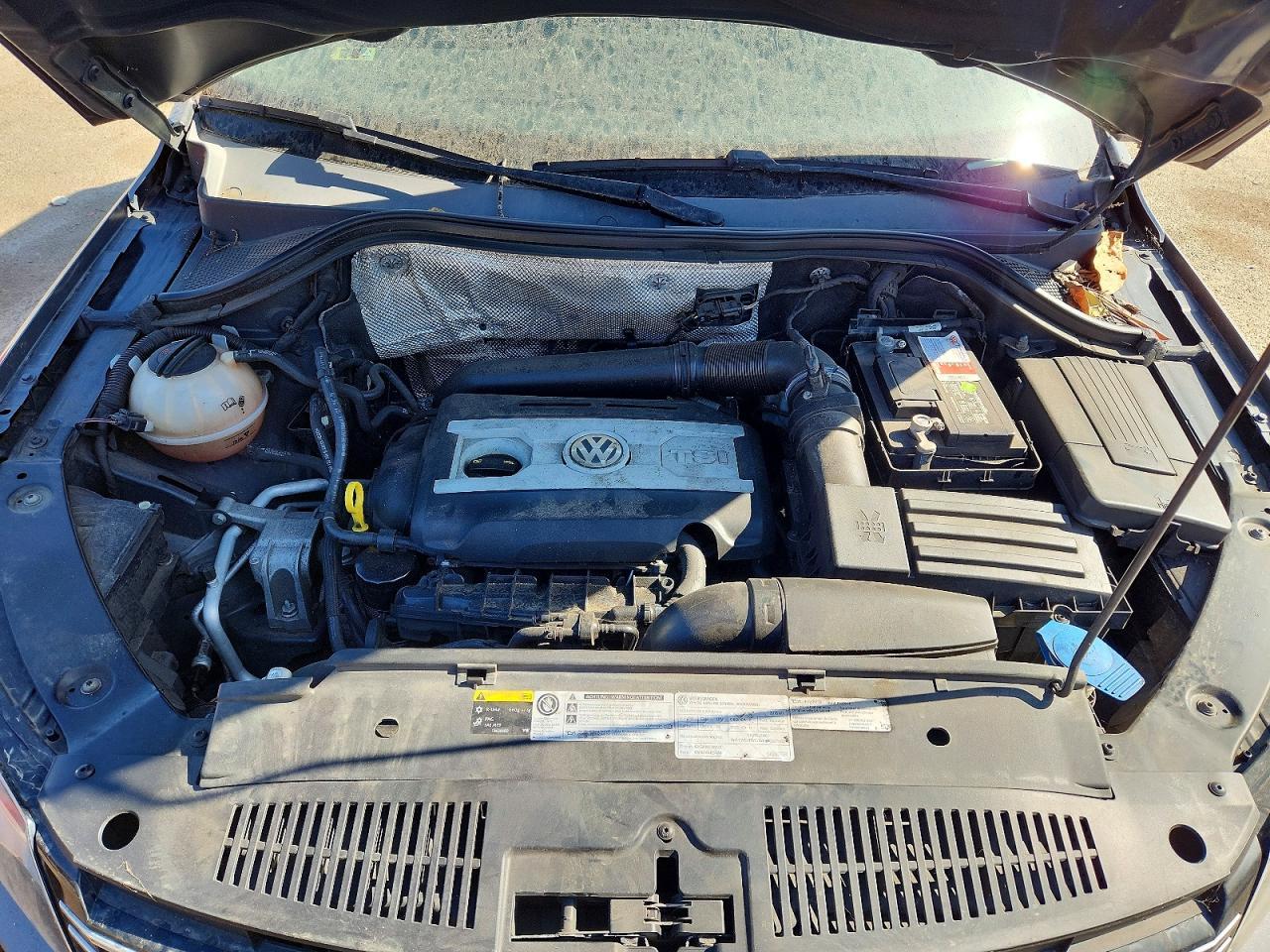2016 Volkswagen Tiguan S - zdjęcie 12