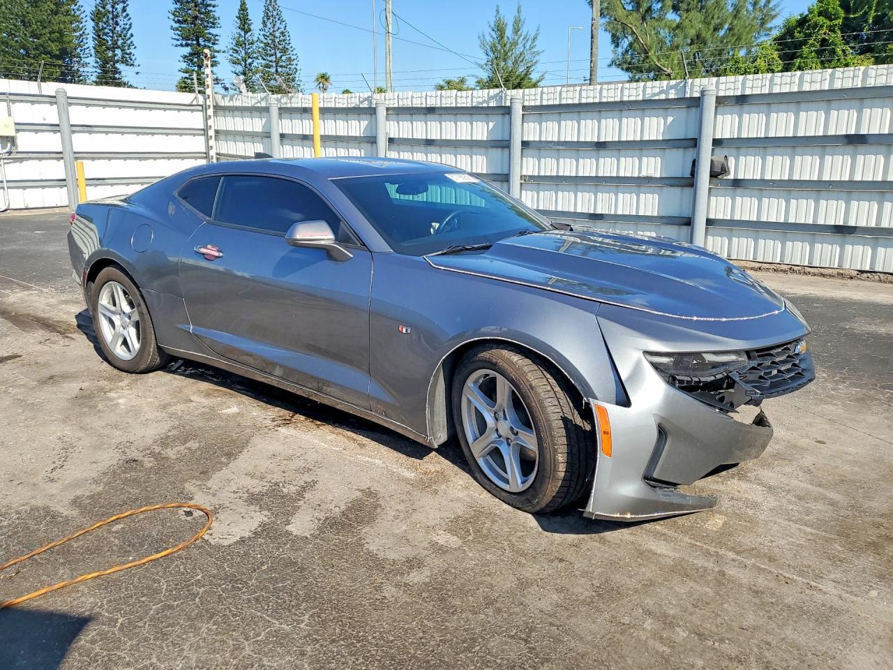 2020 Chevrolet Camaro Ls - zdjęcie 4