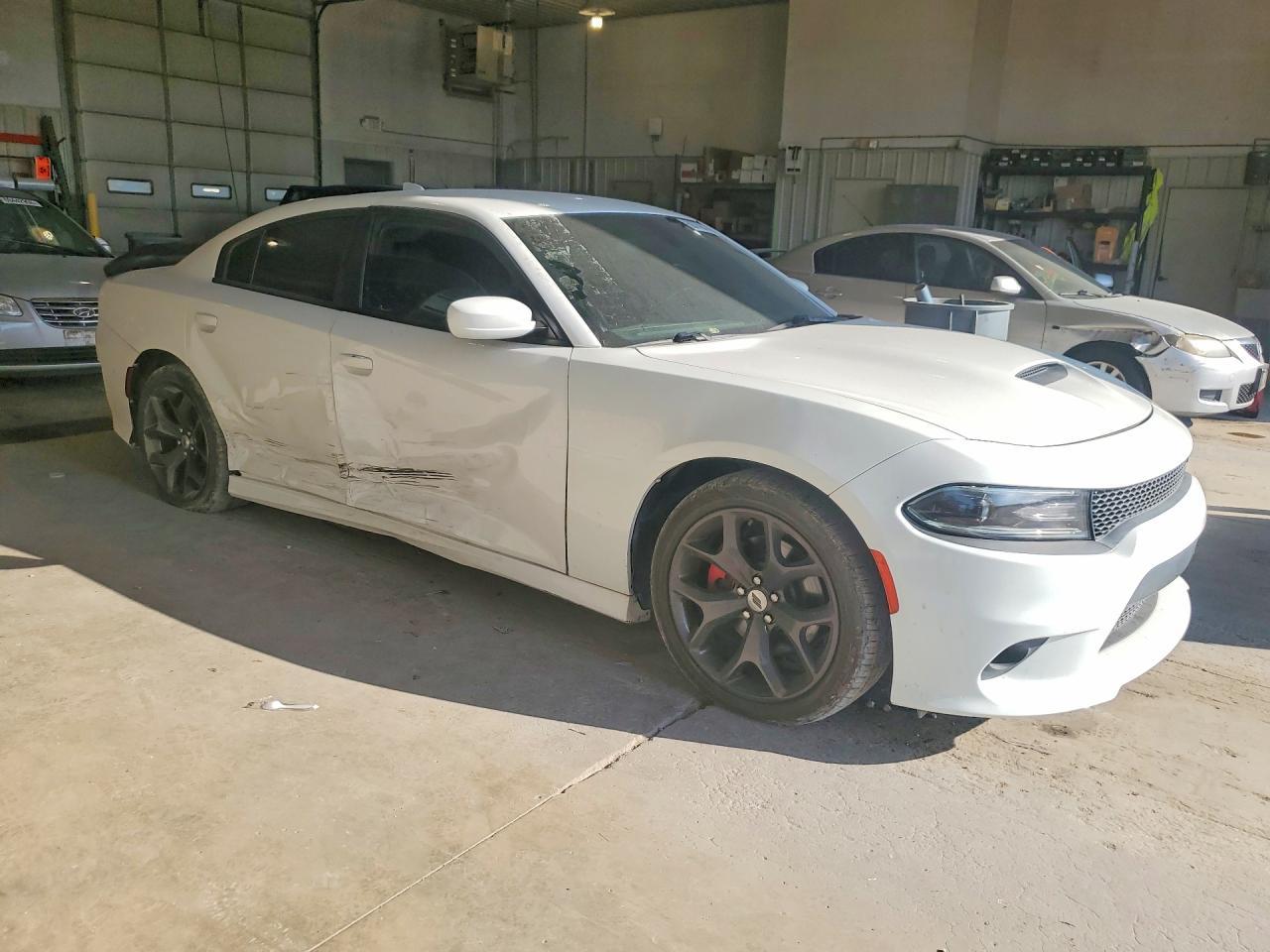 2019 Dodge Charger R - zdjęcie 4
