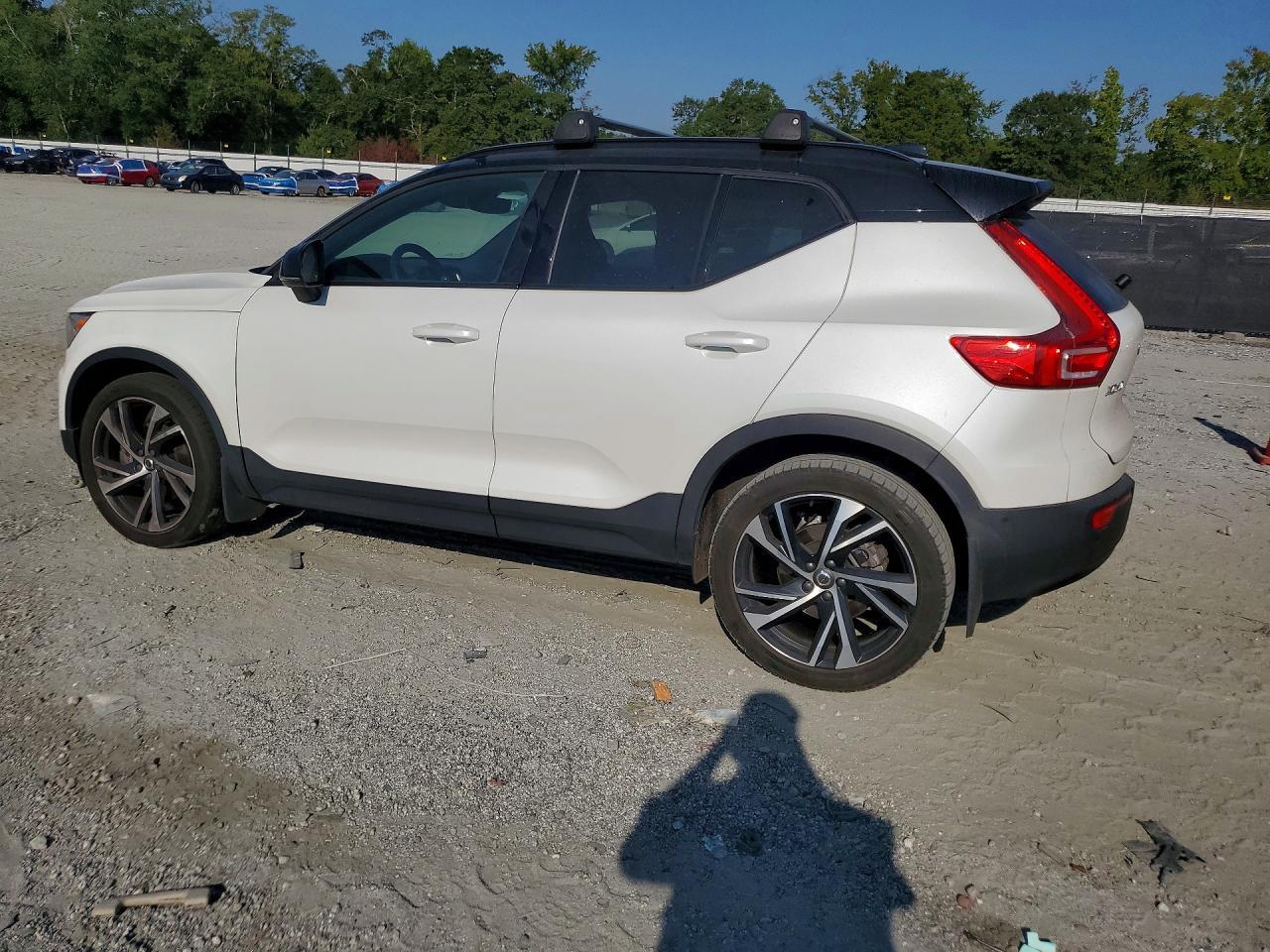 2021 Volvo Xc40 T5 R-Design - zdjęcie 2