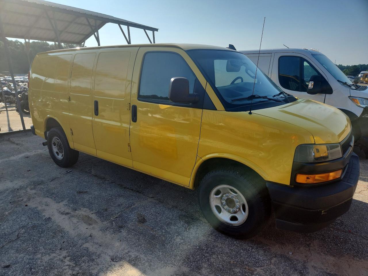 2020 Chevrolet Express G2500 - zdjęcie 4
