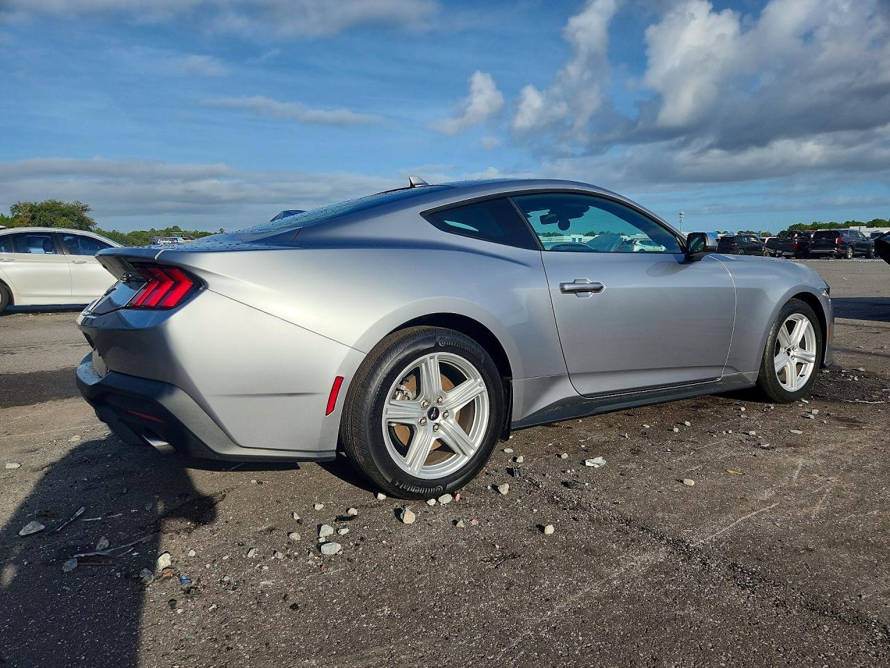 2026 Ford Mustang - zdjęcie 3