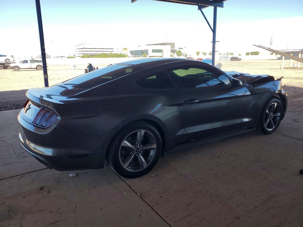 2016 Ford Mustang - zdjęcie 3