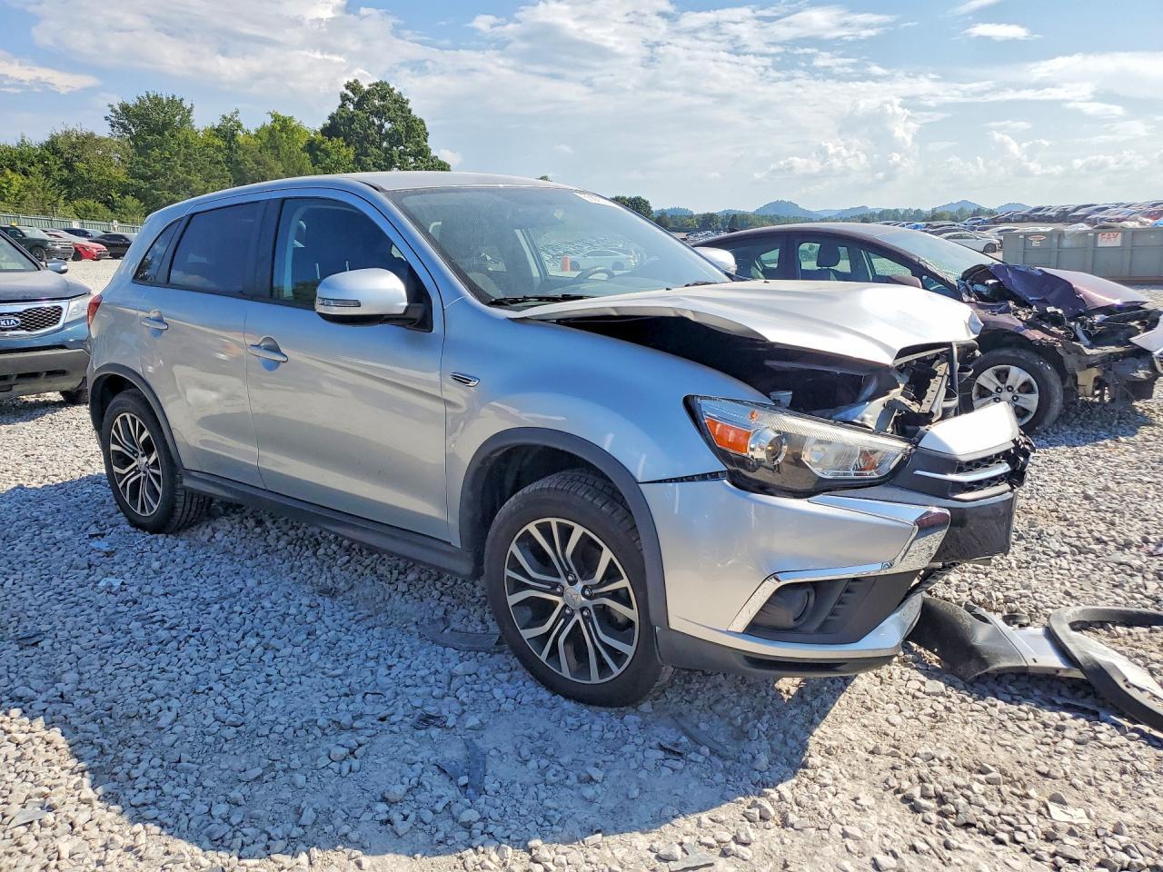 2018 Mitsubishi Outlander Sport Es - zdjęcie 4