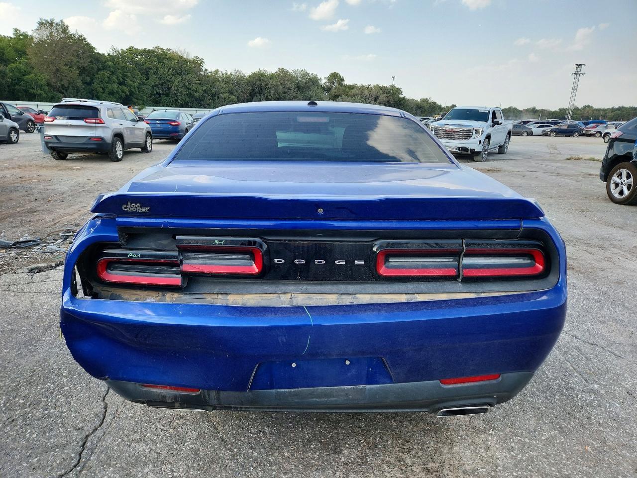 2022 Dodge Challenger Sxt - zdjęcie 6