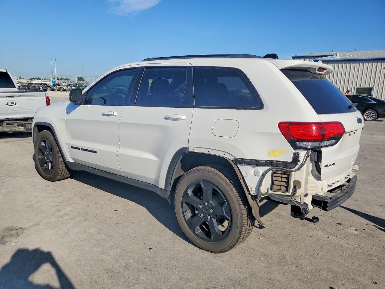 2018 Jeep Grand Cherokee Laredo - zdjęcie 2