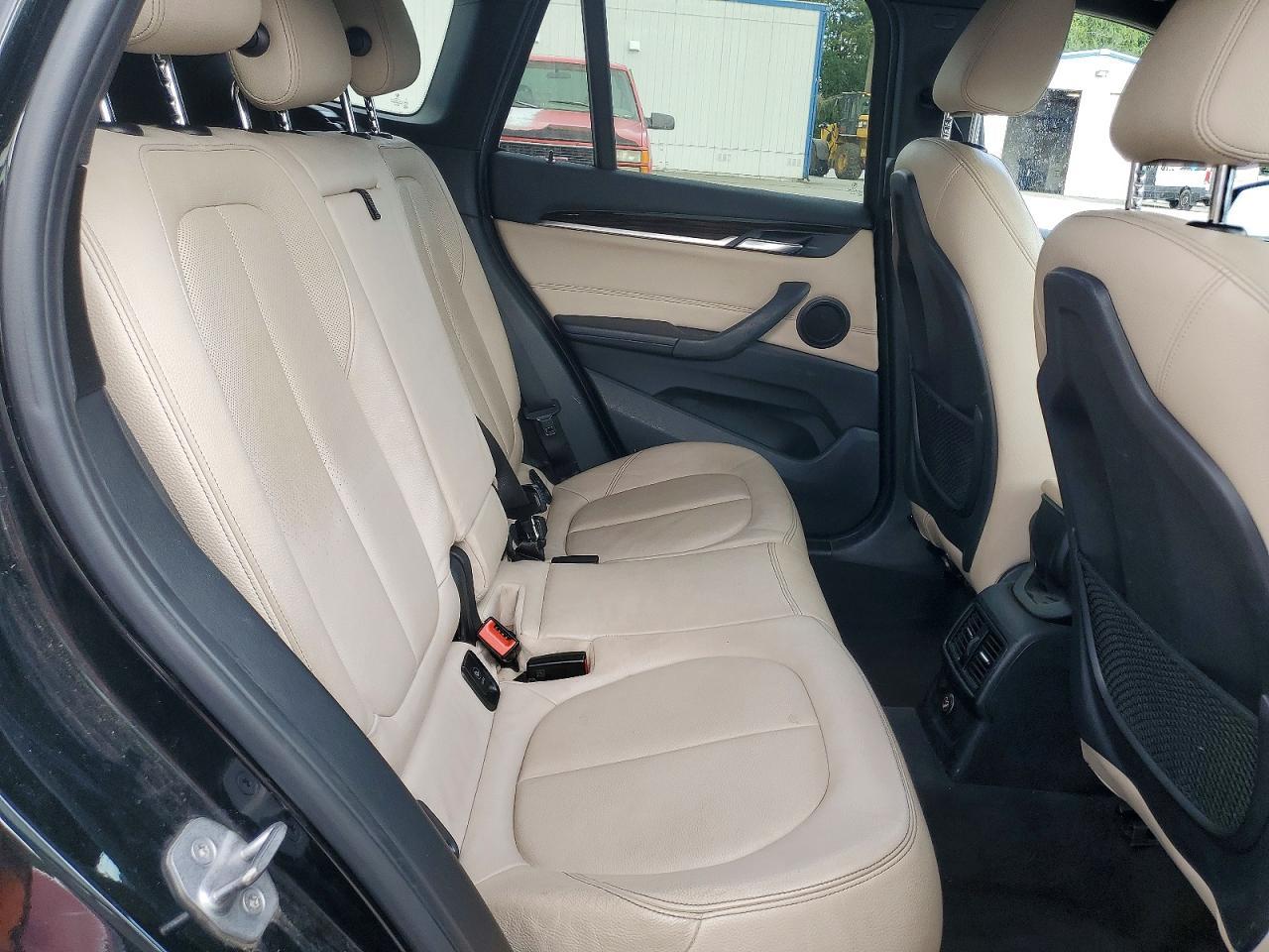 2016 BMW X1 xDrive28I - zdjęcie 11