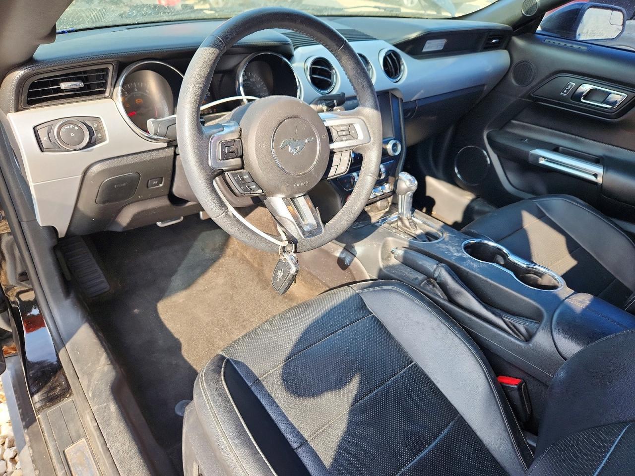 2015 Ford Mustang - zdjęcie 8