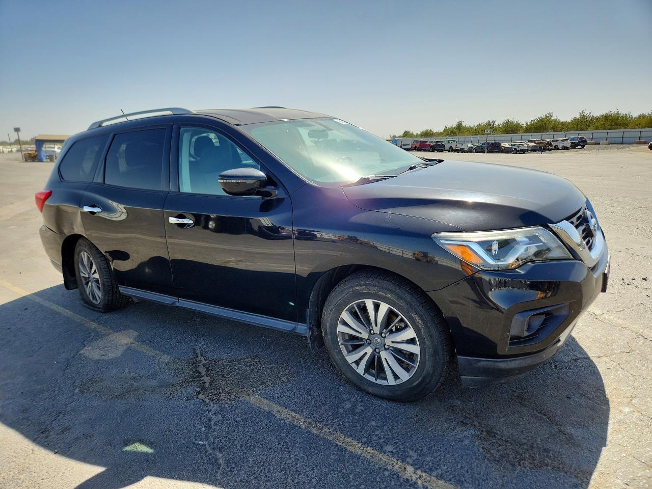 2018 Nissan Pathfinder S - zdjęcie 4